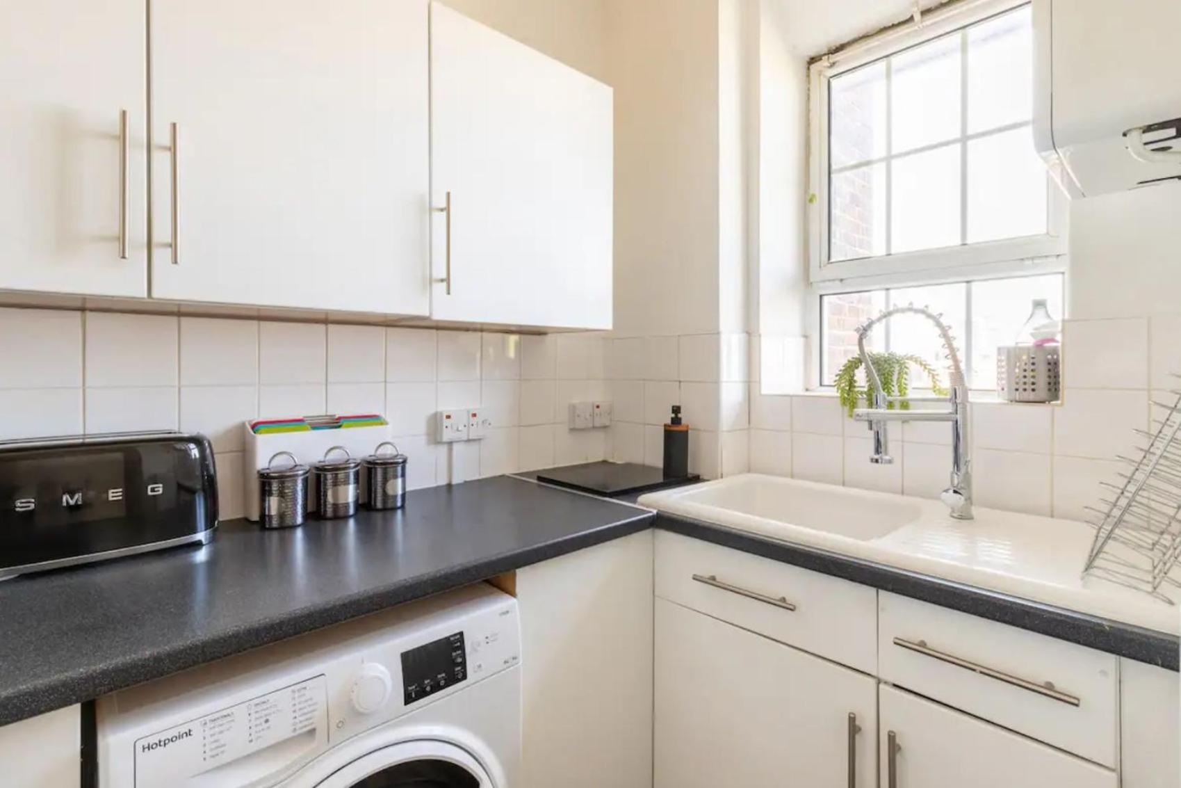 Stunning 1 Bed Flat In The Heart Of Greenwich Appartamento *